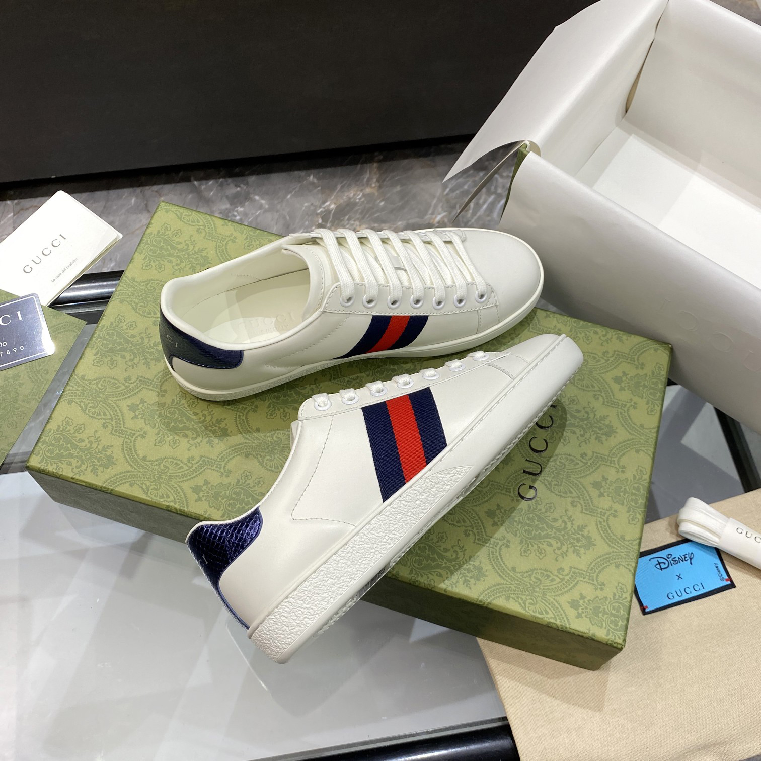 구찌 에이스 스니커즈 387993 A3830 9071