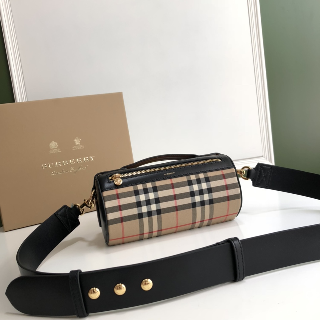 버버리 숄더백 BARREL BAG 빈티지 체크 베이지 8015075