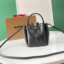 버버리 TB 모노그램 레더 피오니 버킷 백 블랙 PEONY 8028541 토트겸숄더백