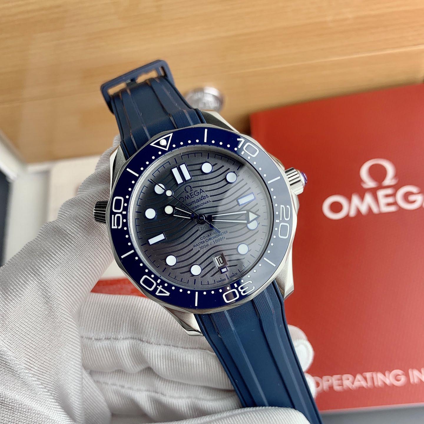 오메가 씨마스터 자동그레이 다이얼 42mm 남성시계 2칼라 210.32.42.20.06.001