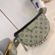 루이비통 크로바디백 LV 문 M23838
