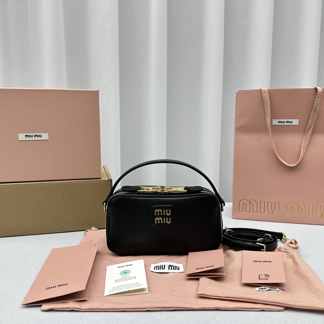 미우미우 가방 로고 레더 숄더백 3칼라 5BH229