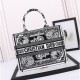 DIOR 디올 북 토트백 미디움 화이트블랙 미듐 M1296ZESE M993