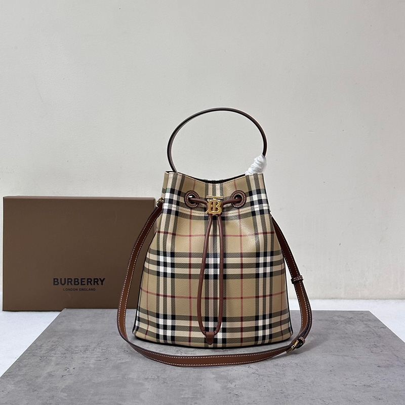 버버리 스몰 티비 버킷 가방 Small TB Bucket Bag 80739481