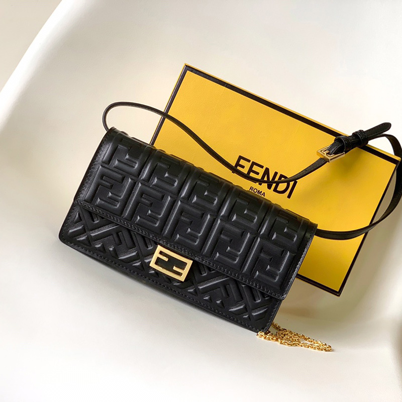 펜디 FF 로고 바게트 체인 월렛 블랙 2칼라  8M0498 AAJD F0KUR