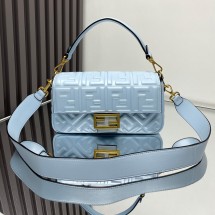 펜디 라이트 블루 나파 레더 백 8BR600A72VF1NQ8