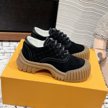 루이비통 소가죽 라운드스트랩 캐주얼 단화 여성 블랙 1AGWJ6