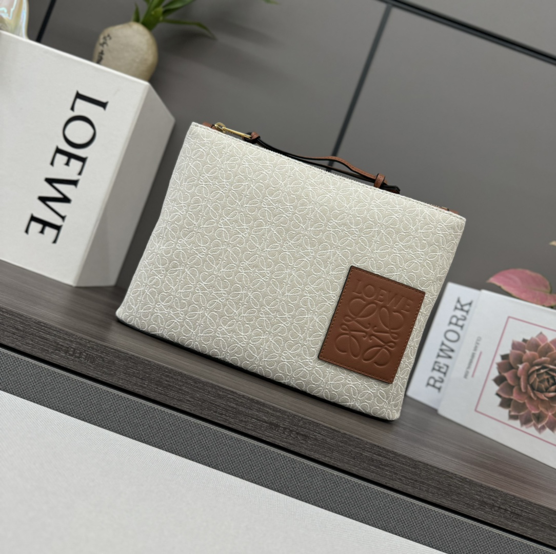 로에베 LOEWE 오블롱 파우치 - 애너그램 자카드 & 카프스킨 2컬러 C821C63X05