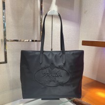 프라다 나일론 숄더백 1BG307