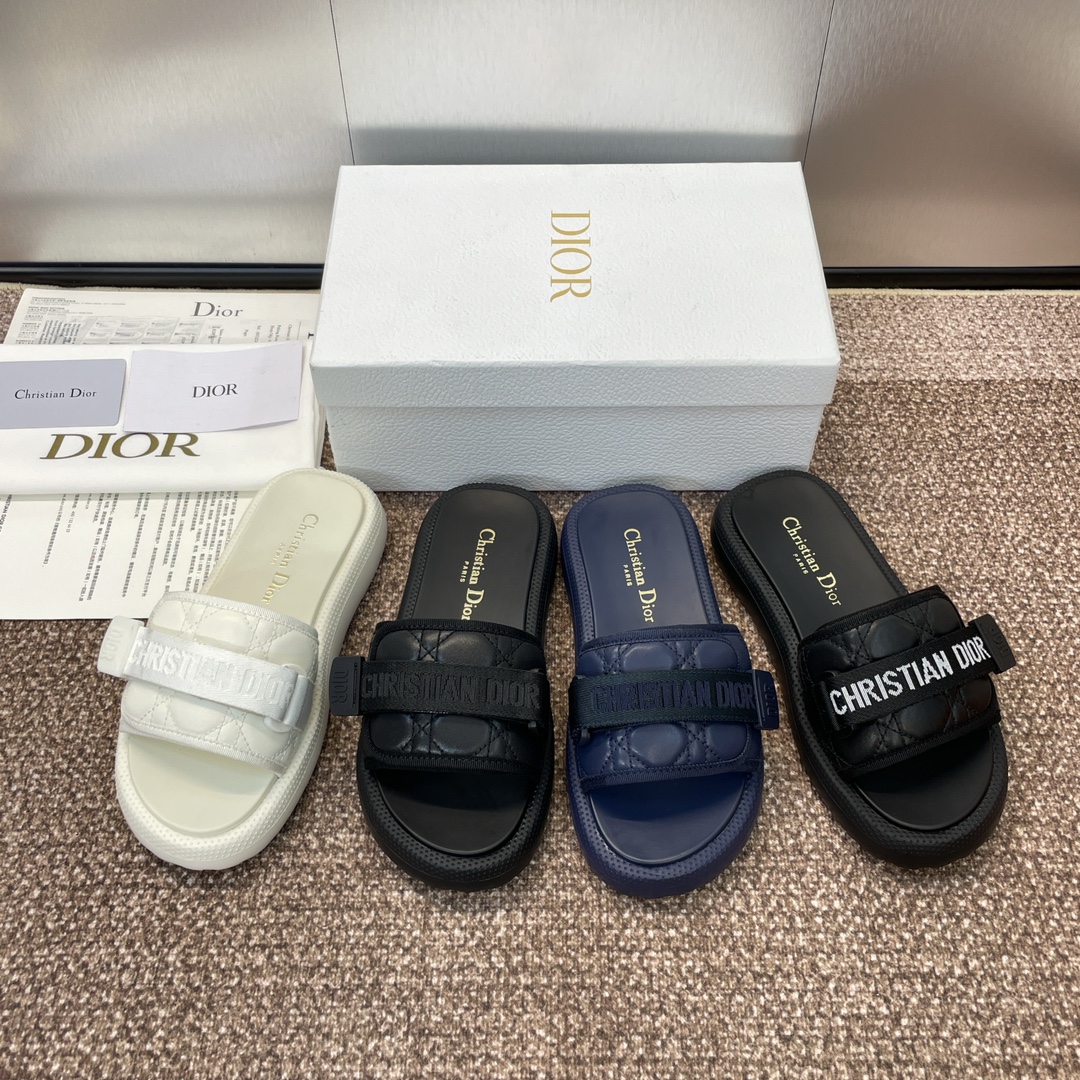 디올  리비에라 레볼루션 까나쥬 뮬 슬리퍼 딥 4컬러 KCO041FQC