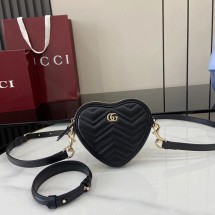 구찌 25 FW Mini GG Marmont 미니 마몽트 하트 탑핸들 크로스백  2컬러 837753