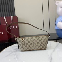 구찌 스몰 숄더백 GG 엠블럼 847281