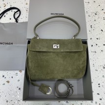 발렌시아가 로데오 백 스몰 미디엄 스웨이드 카키 7897722AB4G3503
