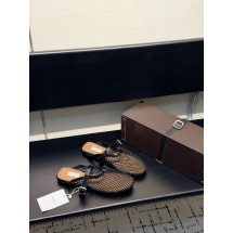 알라이아 슬리퍼